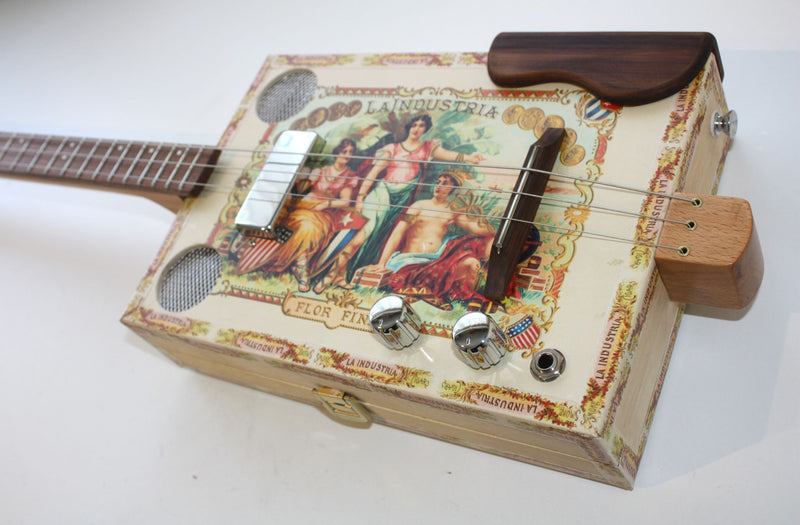 "La Industria" Lefty - Humbucker - 3 string cigar box guitar