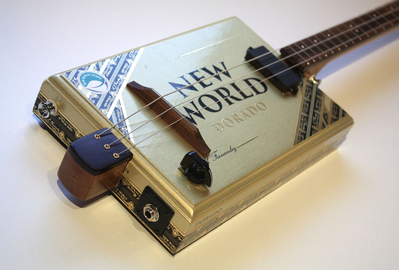 New World - Compact - 3 string cigar box guitar