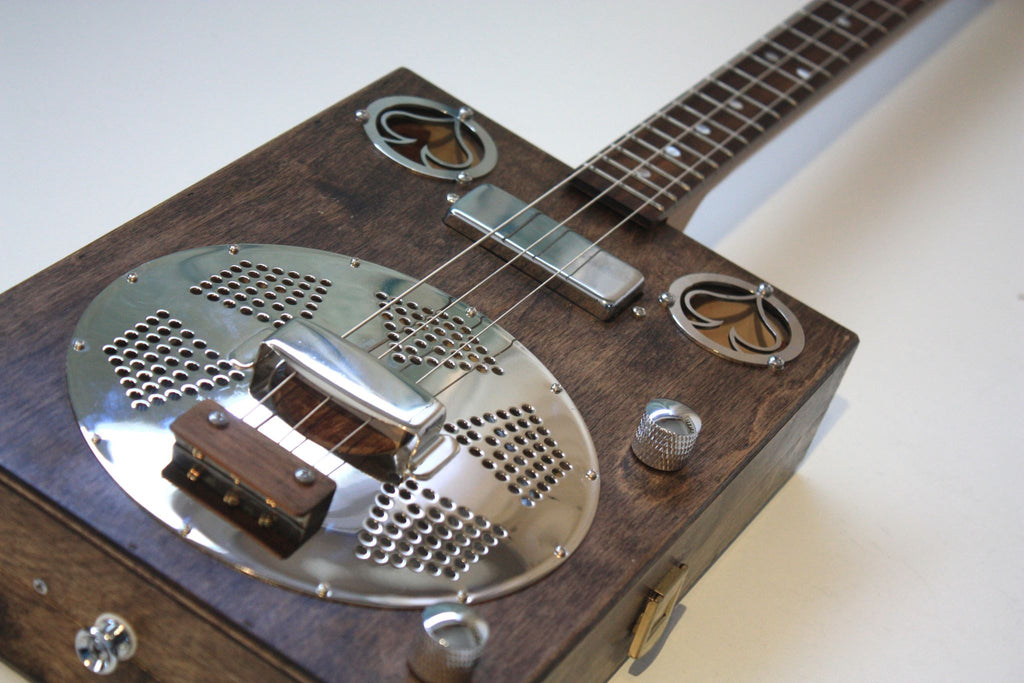 Resonator - Humbucker - 3 string cigar box guitar