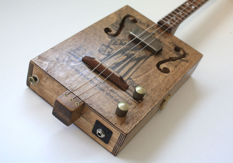 Plague Doctor "Tempus Fugit" - Humbucker - 3 string cigar box guitar