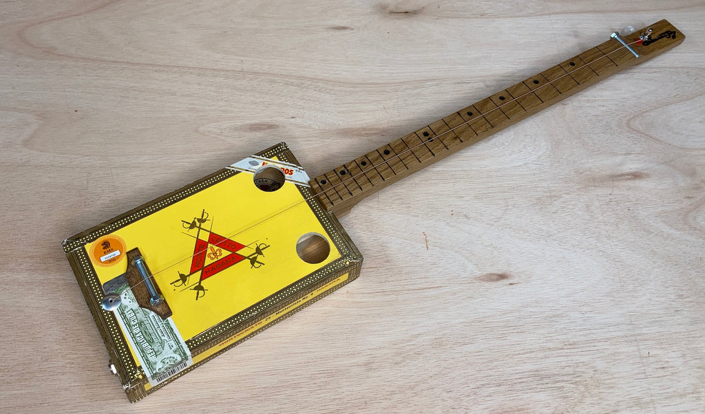 Montecristo Diddley Bow - piezo pickup