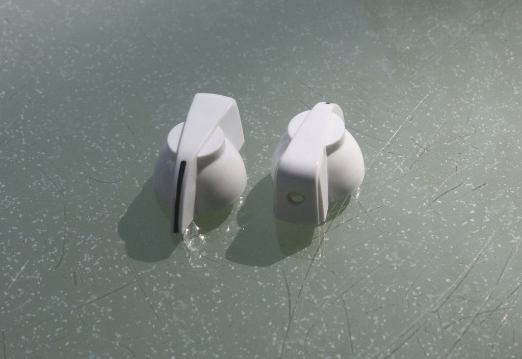 Chickenhead control knobs - White (pair)