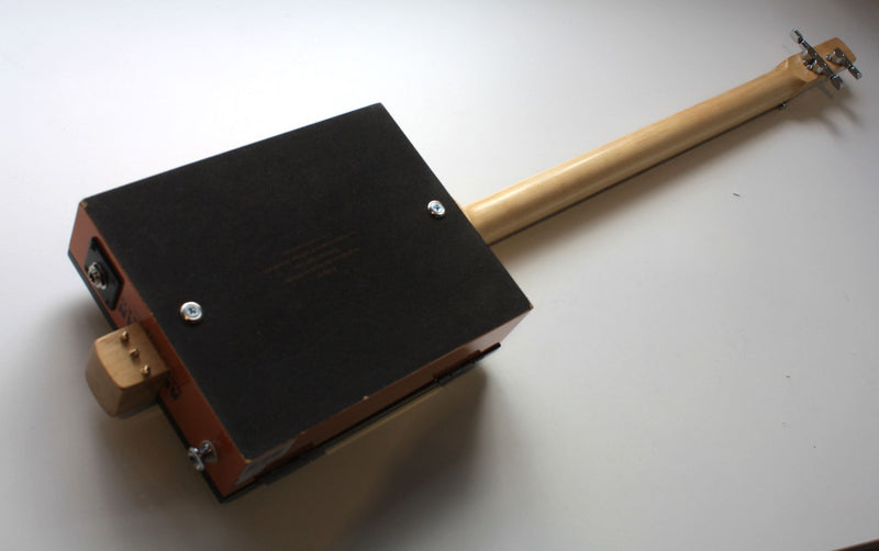Camacho 'American Barrel' - Humbucker Pickup - 3 String Cigar Box Guitar