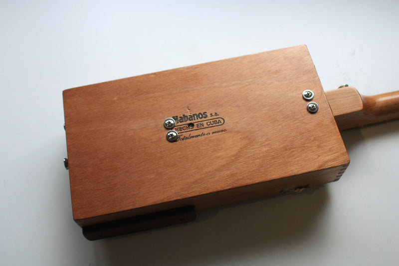 ChickenboneJohn Signature - Handwound pickup- 3 String Cigar Box Guitar