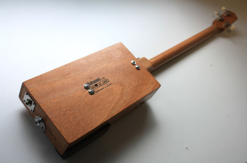 ChickenboneJohn Signature - Handwound pickup- 3 String Cigar Box Guitar