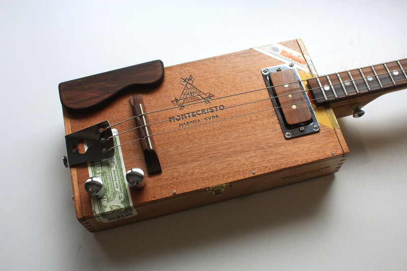 ChickenboneJohn Signature - Handwound pickup- 3 String Cigar Box Guitar
