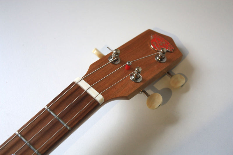 ChickenboneJohn Signature - Handwound pickup- 3 String Cigar Box Guitar