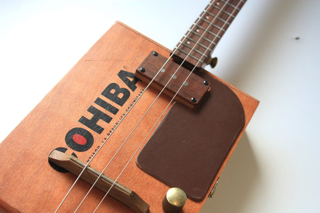 Cohiba - Handwound Pickup - 3 String Cigar Box Guitar