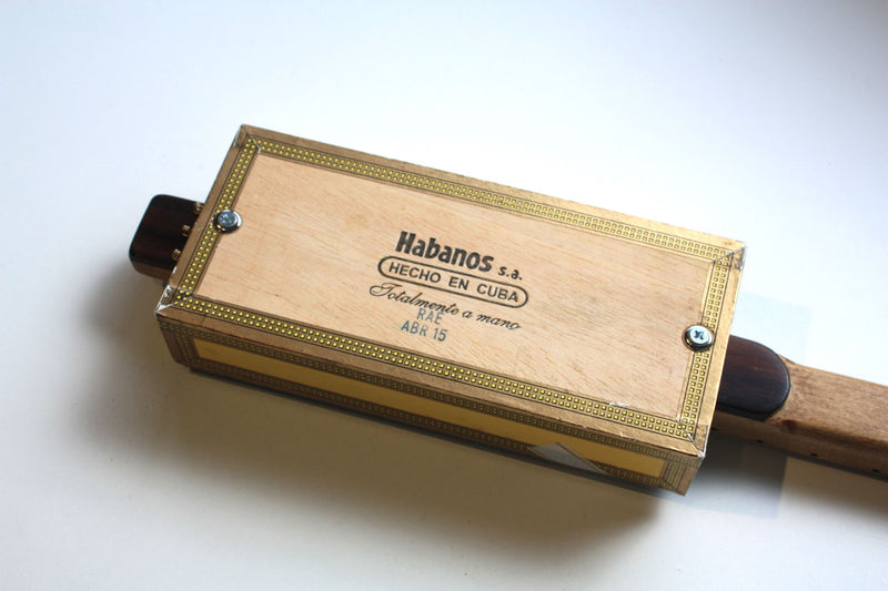 Montecristo Fretless - 3 String Cigar Box Guitar