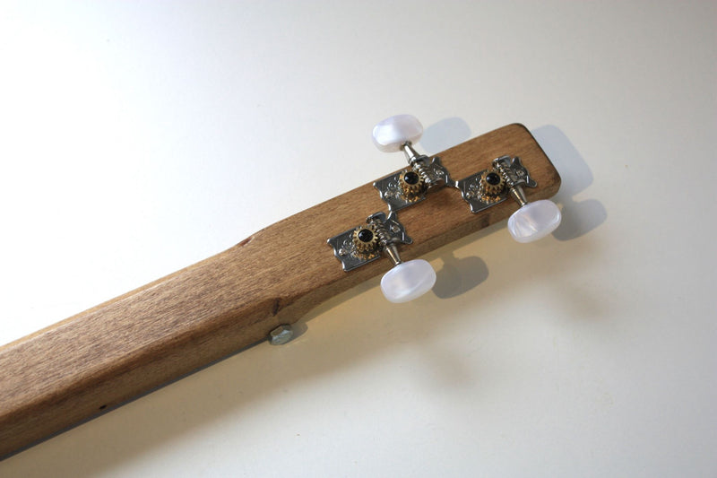 Montecristo Fretless - 3 String Cigar Box Guitar