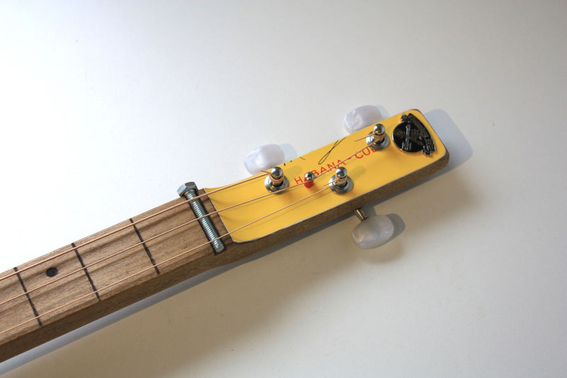 Montecristo Fretless - 3 String Cigar Box Guitar