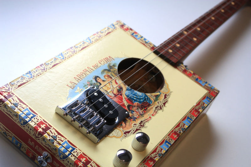 La Aroma De Cuba - 4 string cigar box tenor guitar