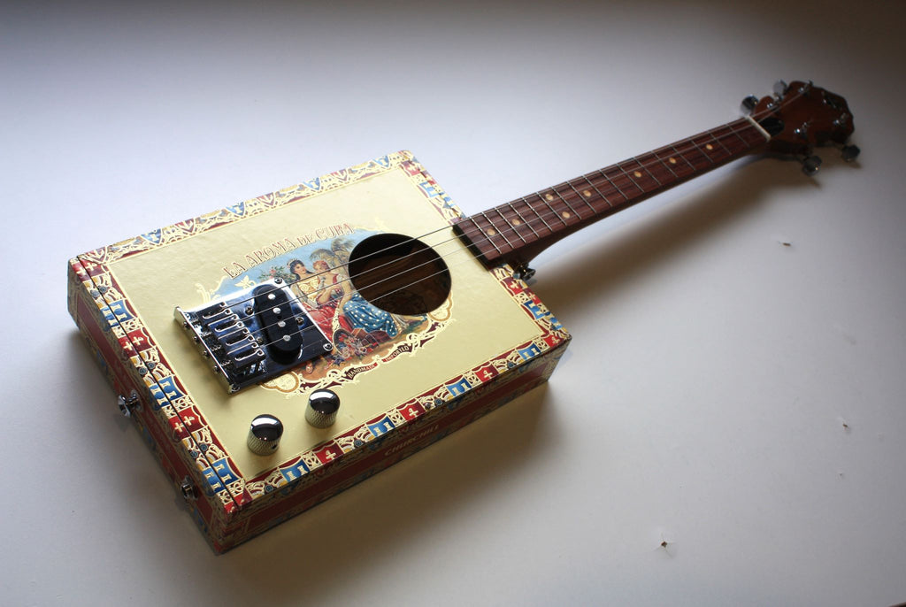 La Aroma De Cuba - 4 string cigar box tenor guitar