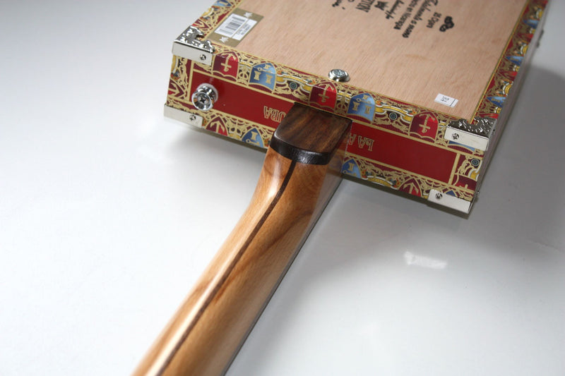 La Aroma de Cuba - Humbucker - 3 String Cigar Box Guitar