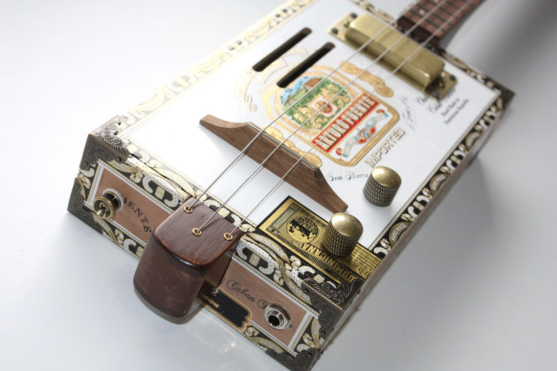 Arturo Fuente - Humbucker - 3 string cigar box guitar