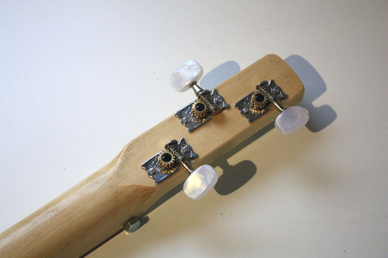 H.Upmann Fretless - Compact - 3 string cigar box guitar