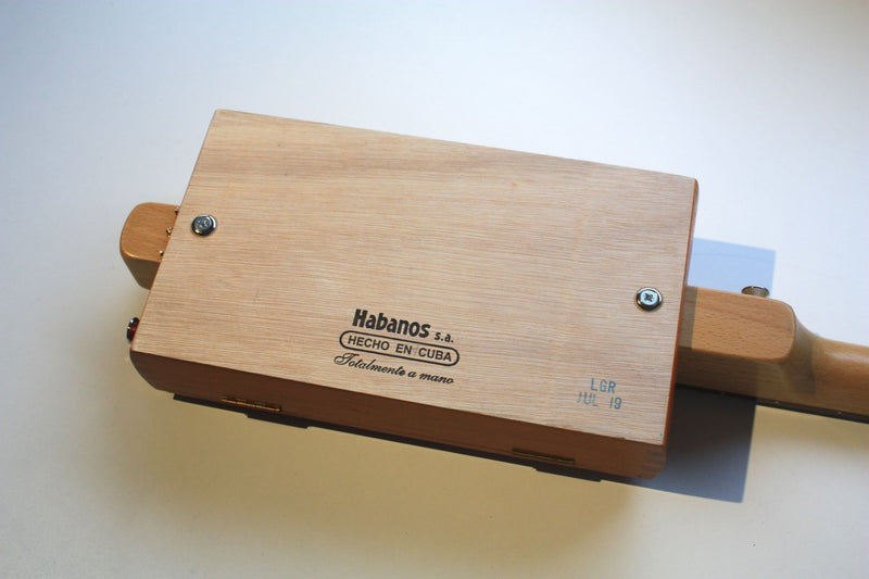 H.Upmann Humbucker - 3 String Cigar Box Guitar