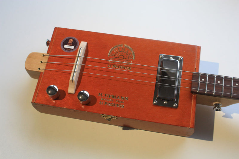 H.Upmann Humbucker - 3 String Cigar Box Guitar