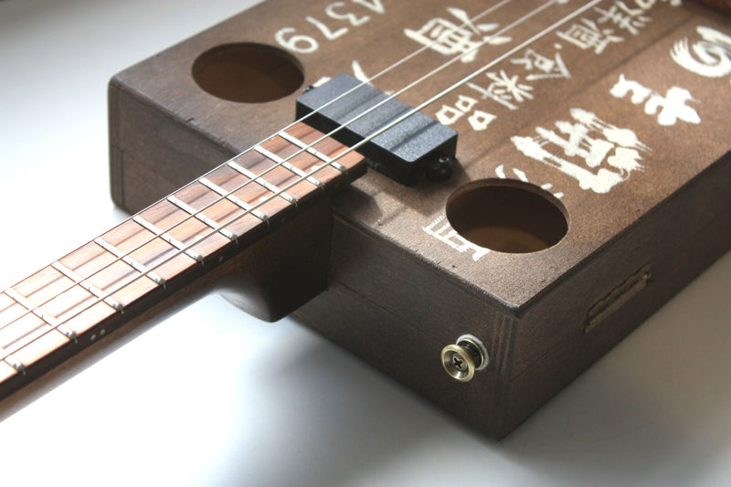 Fujikyu - Compact - 3 String Cigar Box Guitar