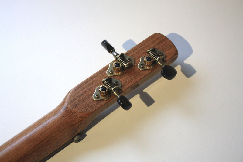 Joya Black - Compact - 3 string cigar box guitar