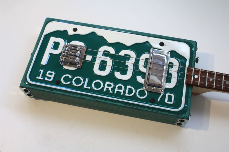Colorado Licence Plate - Humbucker - 3 string cigar box guitar