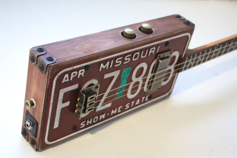 Missouri Licence Plate - Humbucker - 3 string cigar box guitar