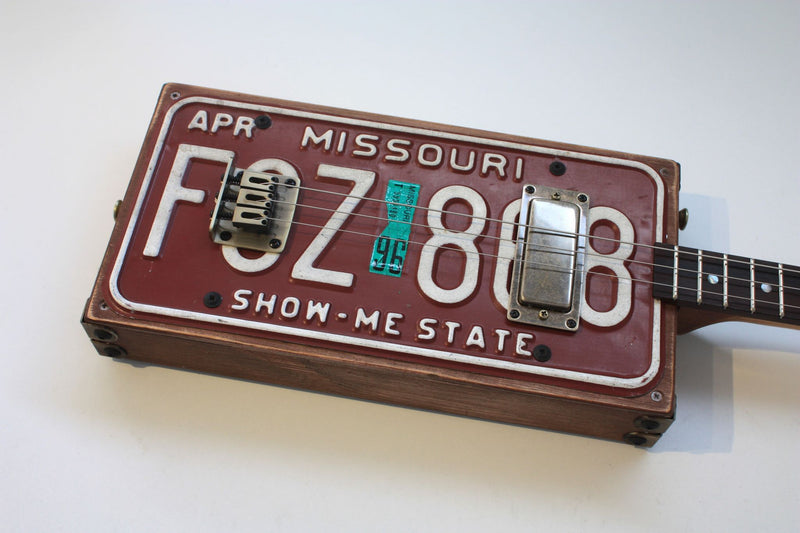 Missouri Licence Plate - Humbucker - 3 string cigar box guitar