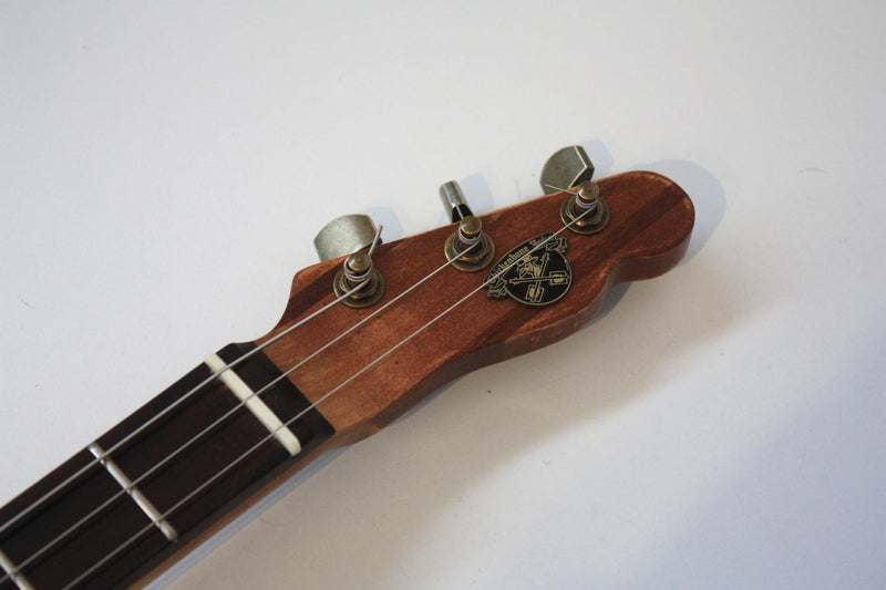 Missouri Licence Plate - Humbucker - 3 string cigar box guitar