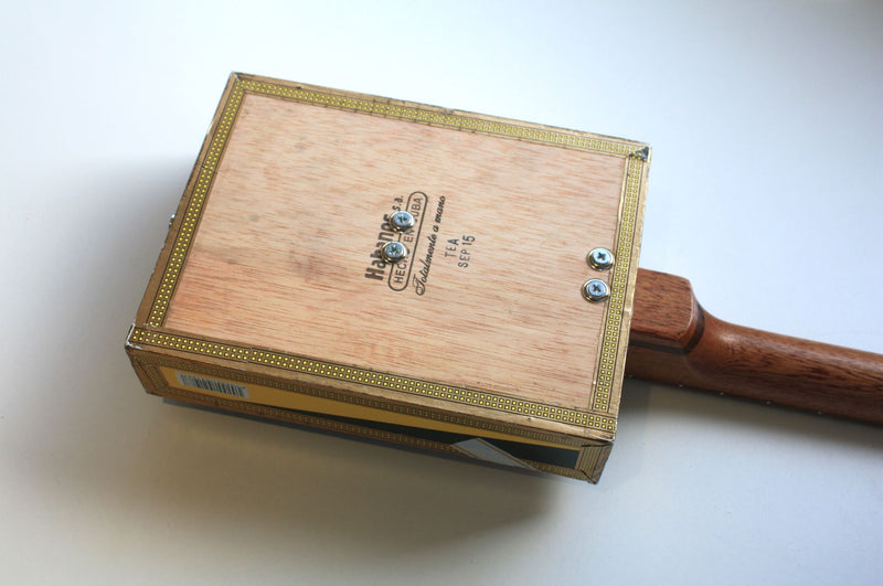Montecristo - Compact - 3 String Cigar Box Guitar