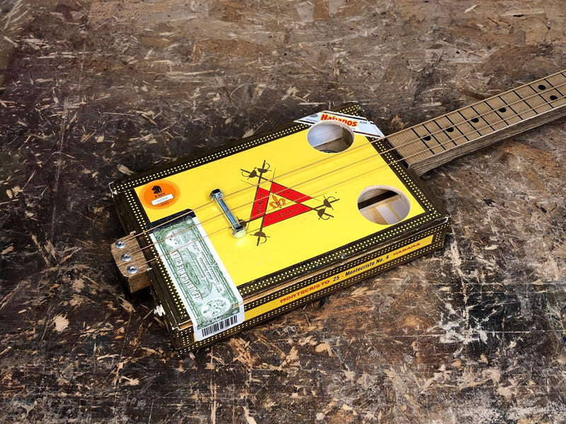 Montecristo fretless & Mini AMP - 3 string cigar box guitar bundle