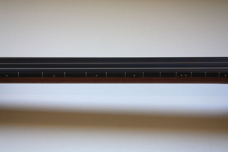 Montecristo Fretless - Compact - 3 string cigar box guitar