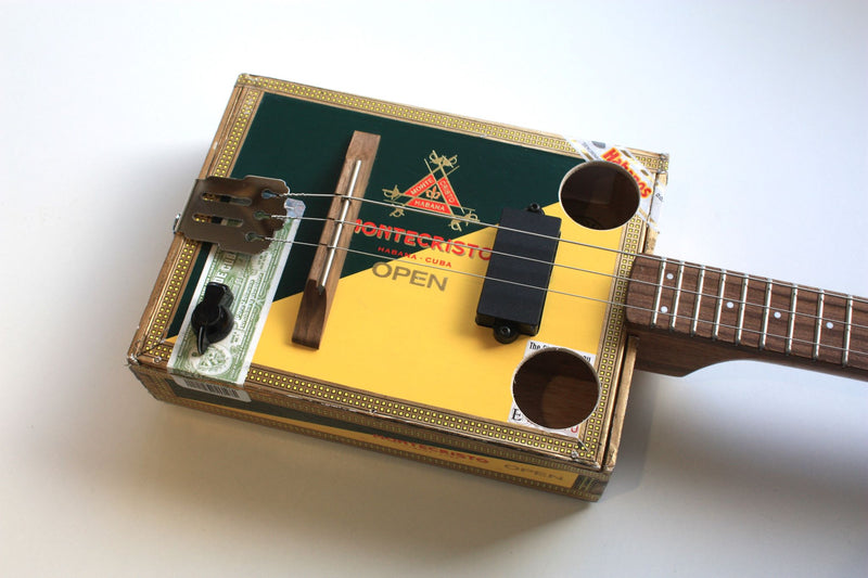 Montecristo - Compact - 3 String Cigar Box Guitar