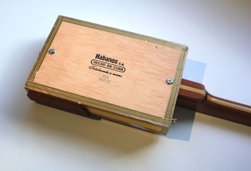 Montecristo - Humbucker - 3 String Cigar Box Guitar