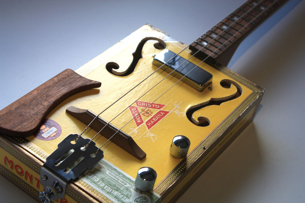 Montecristo - Humbucker - 3 String Cigar Box Guitar