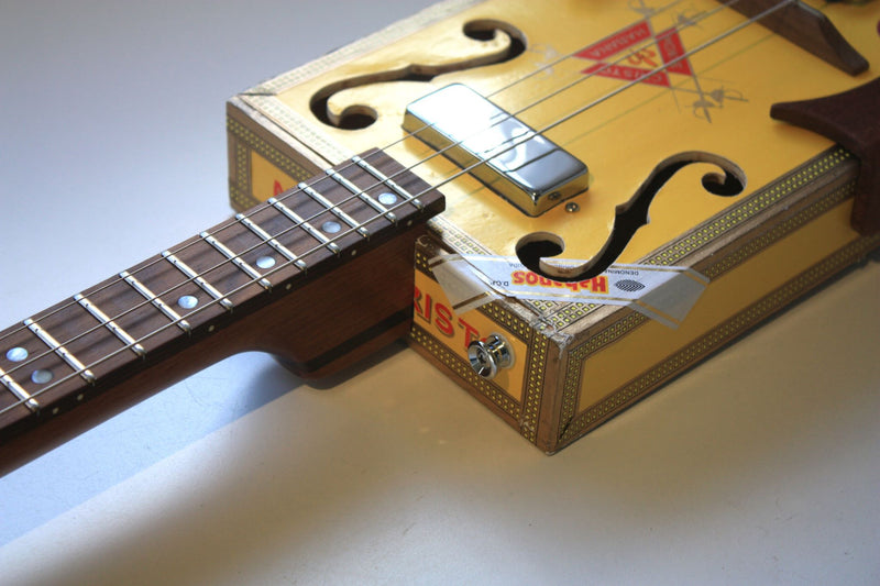 Montecristo - Humbucker - 3 String Cigar Box Guitar