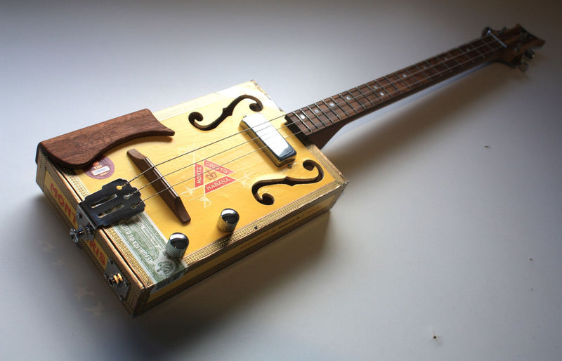 Montecristo - Humbucker - 3 String Cigar Box Guitar