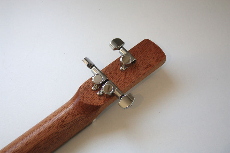 Montecristo - Compact - 3 String Cigar Box Guitar