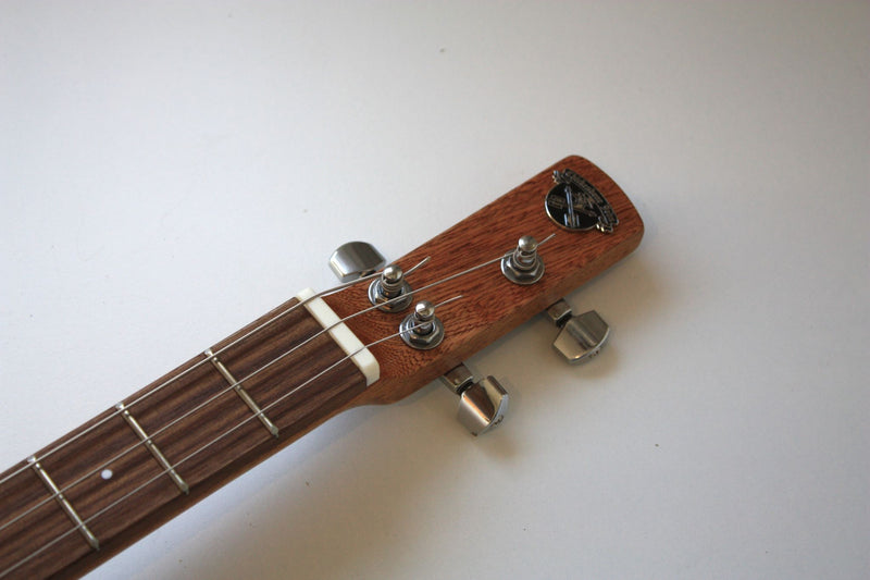 Montecristo - Compact - 3 String Cigar Box Guitar