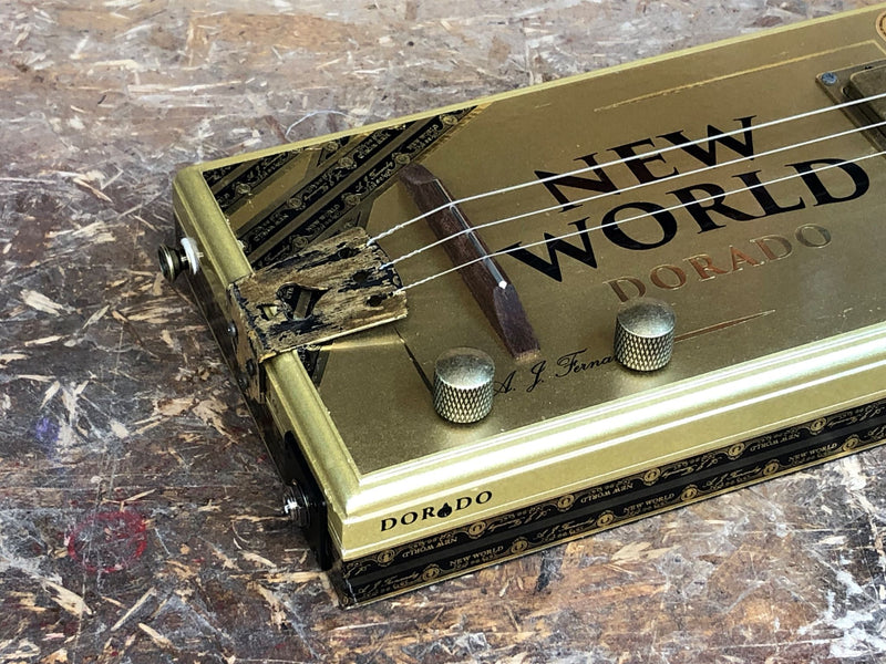 New World - Humbucker - 3 string cigar box guitar