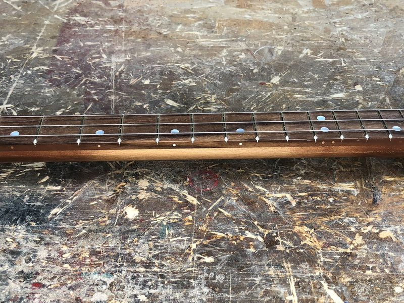 New World - Humbucker - 3 string cigar box guitar