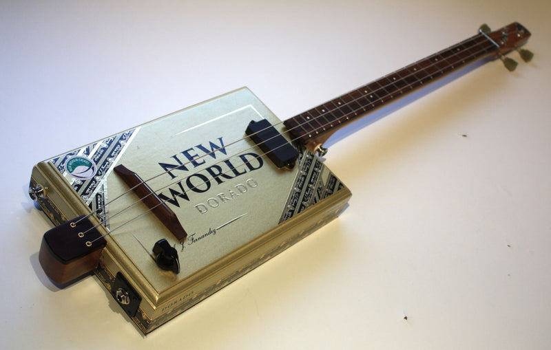 New World - Compact - 3 string cigar box guitar