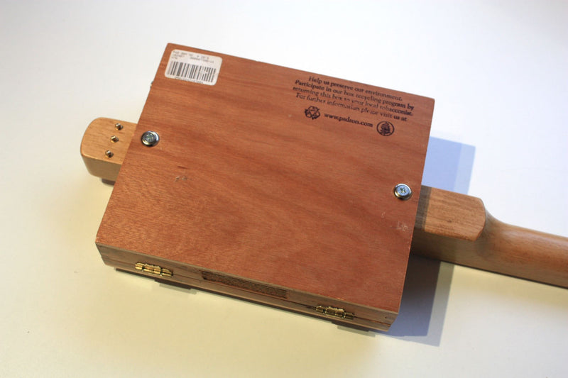 Padron Fretless - 3 string cigar box guitar