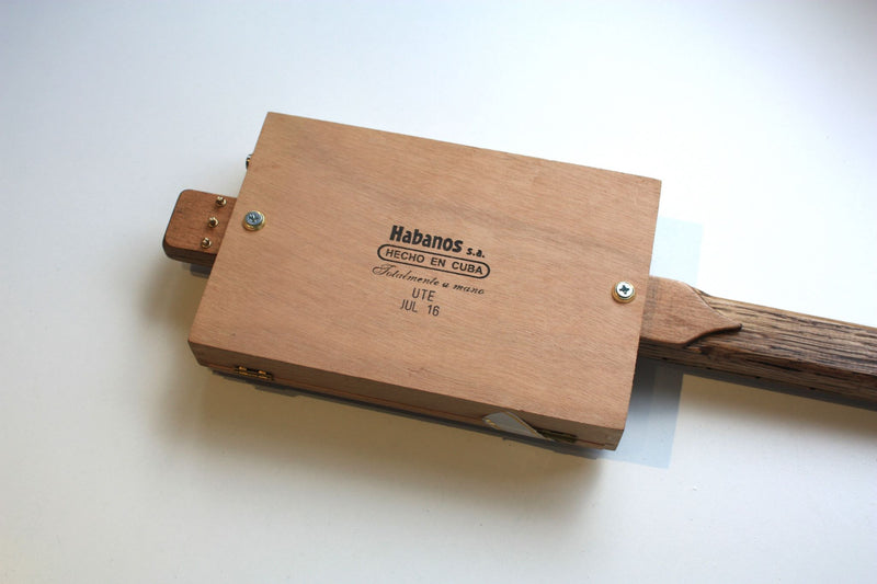 Bolivar - Fretless - 3 String Cigar Box Guitar