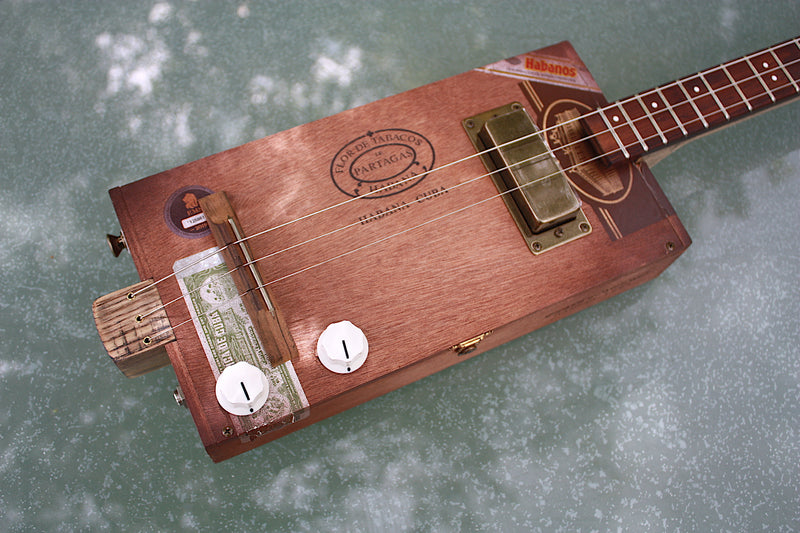 Partagas humbucker - 3 String Cigar Box Guitar
