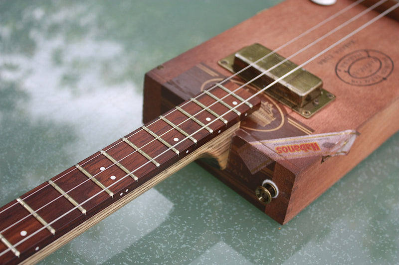 Partagas humbucker - 3 String Cigar Box Guitar