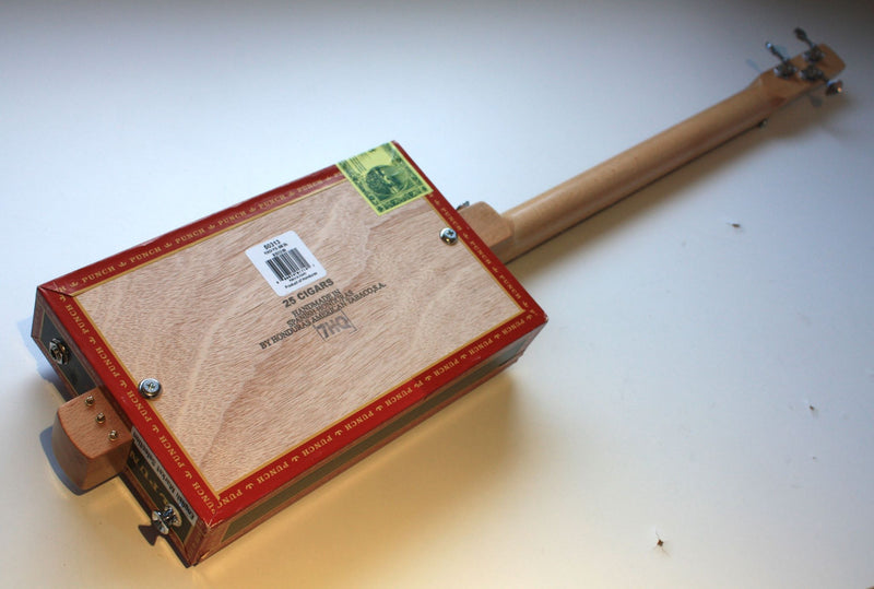 Punch - Compact - 3 string cigar box guitar