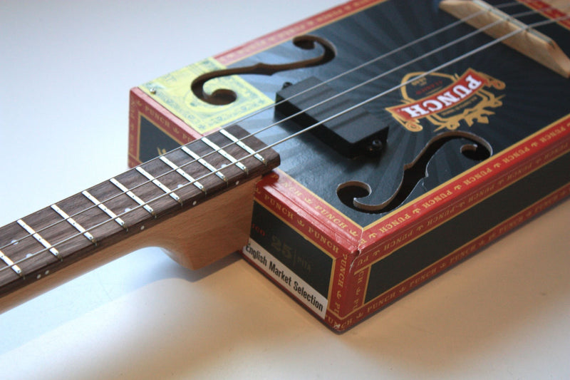 Punch - Compact - 3 string cigar box guitar