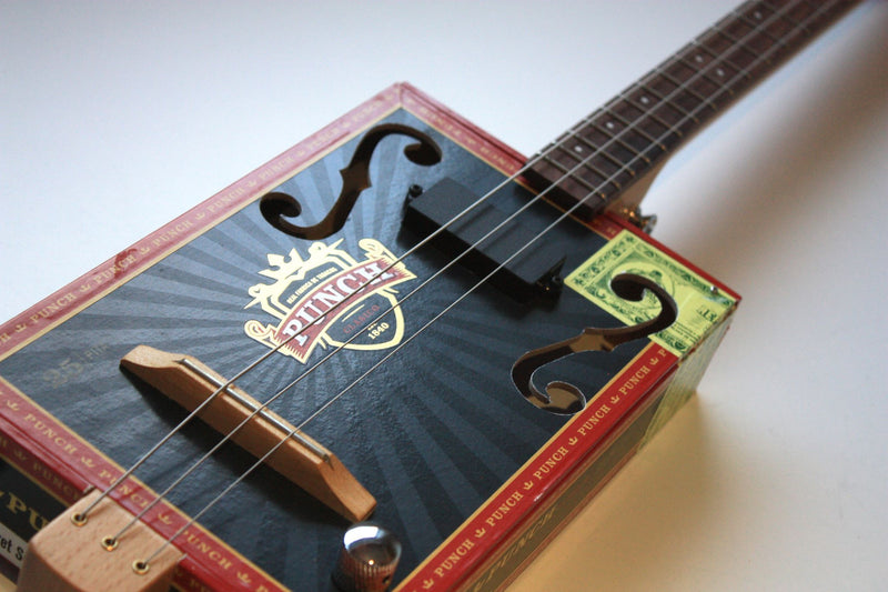 Punch - Compact - 3 string cigar box guitar