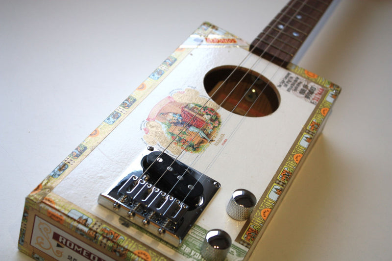Romeo & Julieta - 4 string cigar box tenor guitar