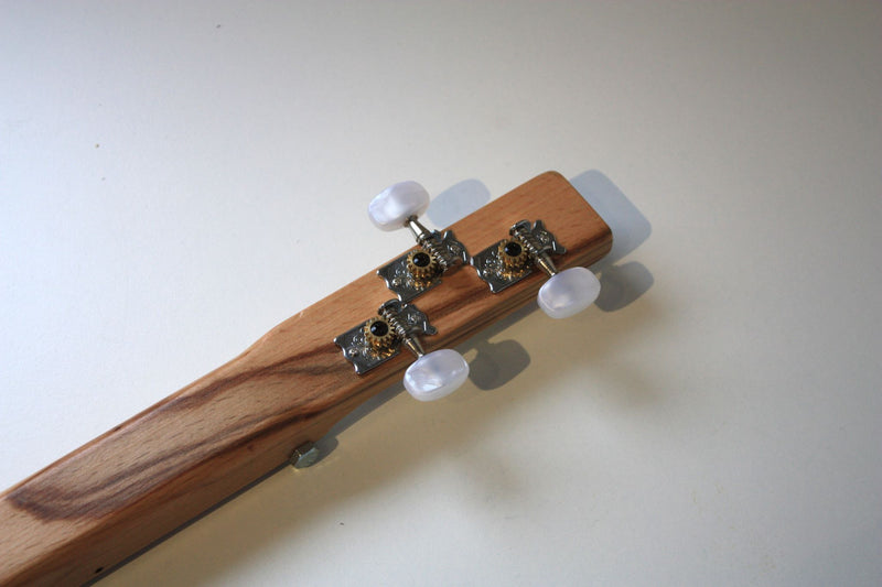 Romeo & Julieta Fretless - Compact - 3 String Cigar Box Guitar